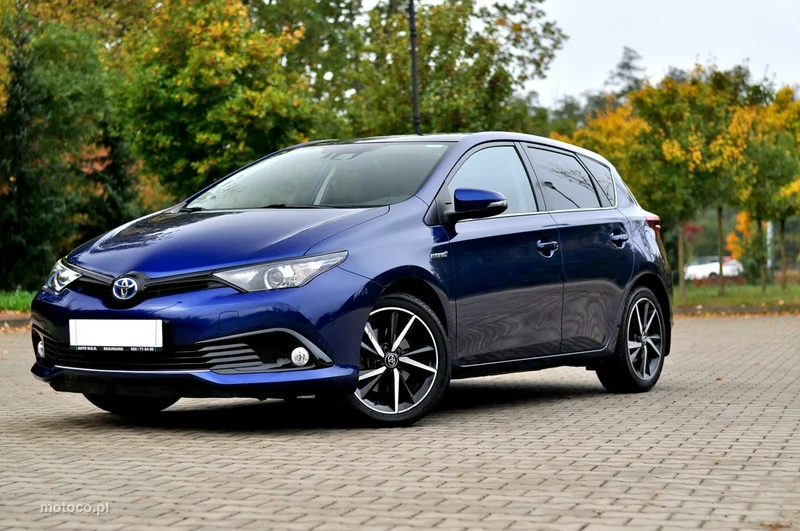 Toyota Auris E180 31