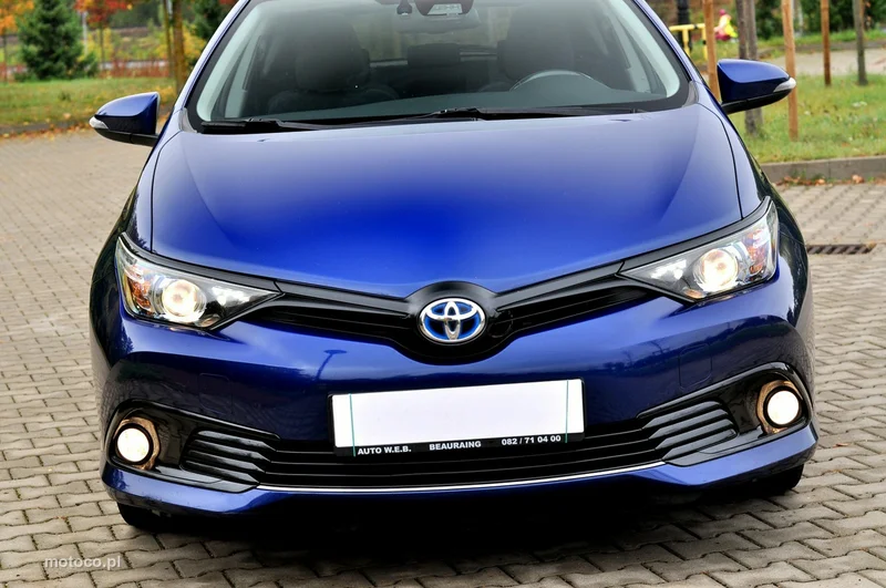 Toyota Auris E180 33