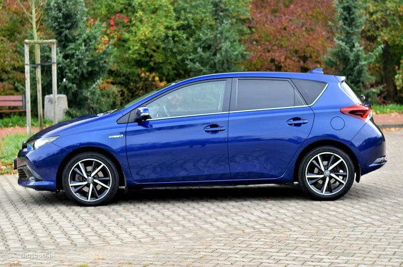 Toyota Auris E180 34