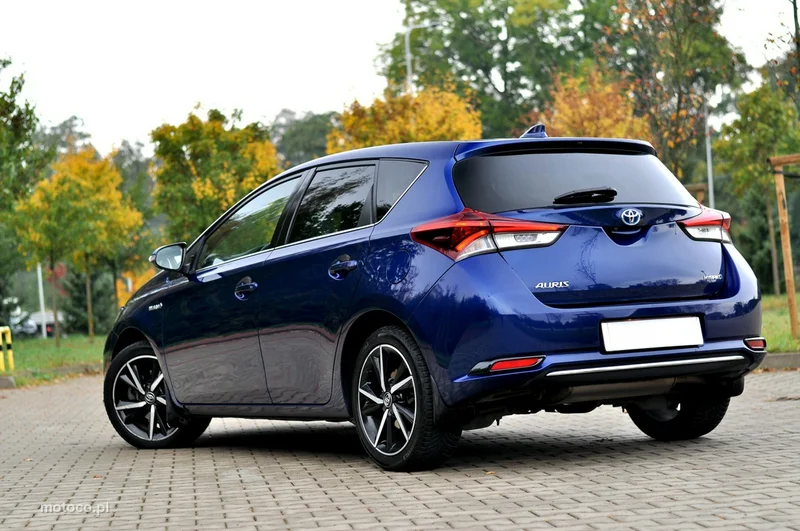 Toyota Auris E180 35