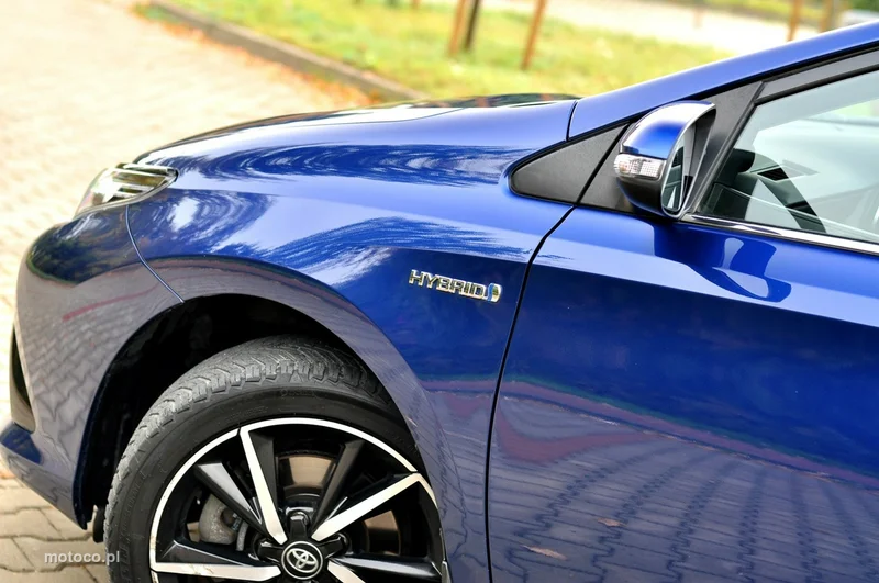 Toyota Auris E180 36