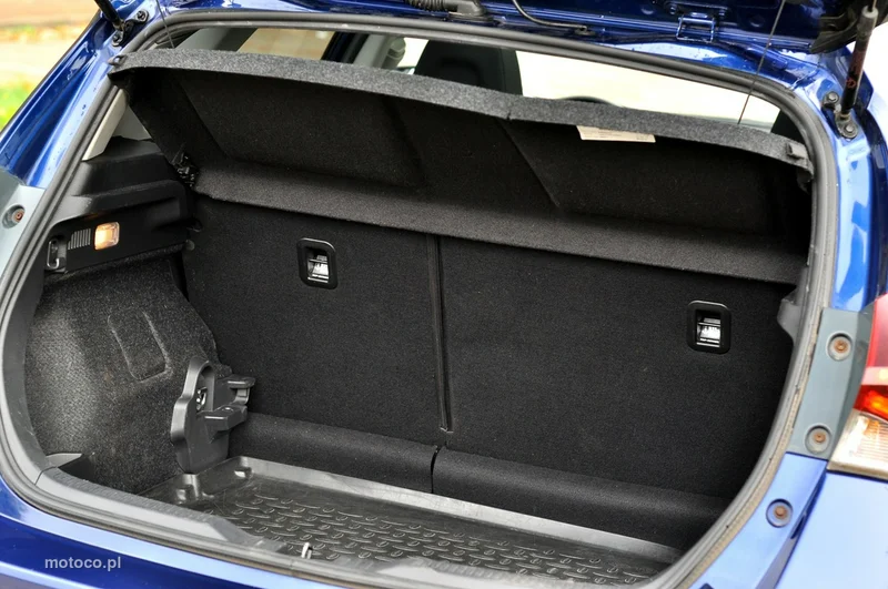 Toyota Auris E180 39