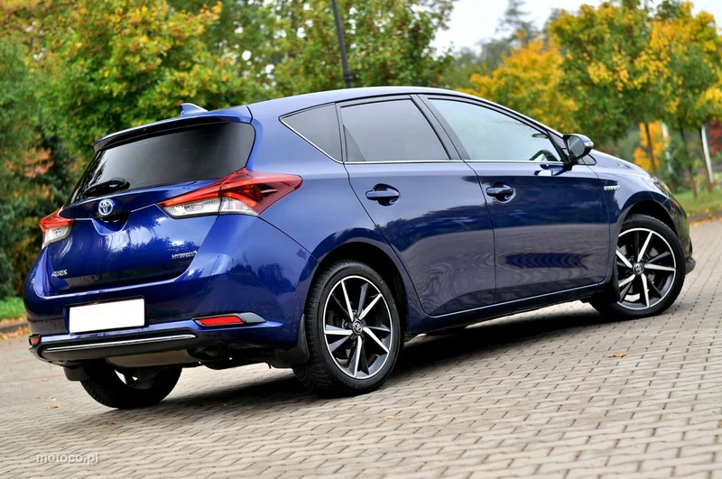 Toyota Auris E180 5