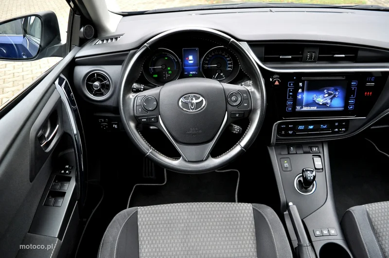 Toyota Auris E180 7