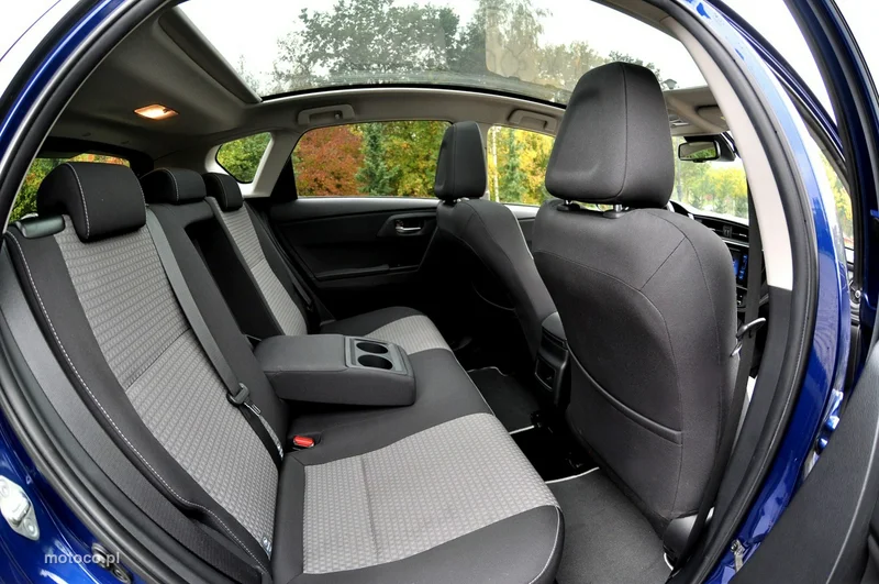 Toyota Auris E180 10