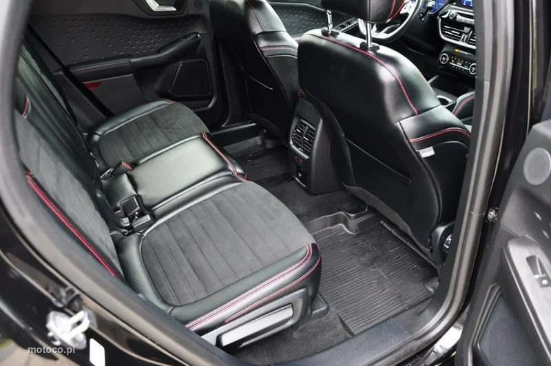 Ford Kuga III 27