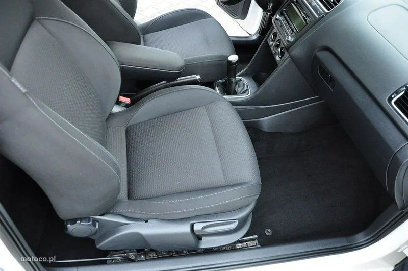 Volkswagen Polo V 6R 27