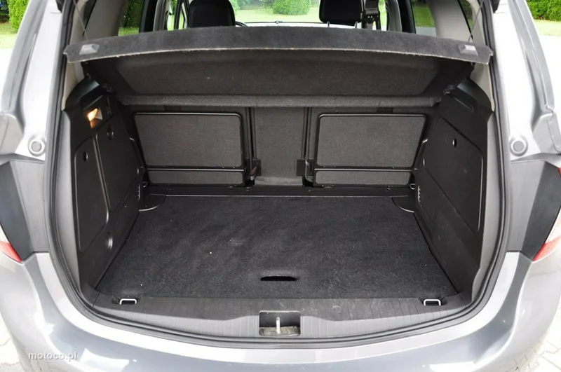 Opel Meriva B 24