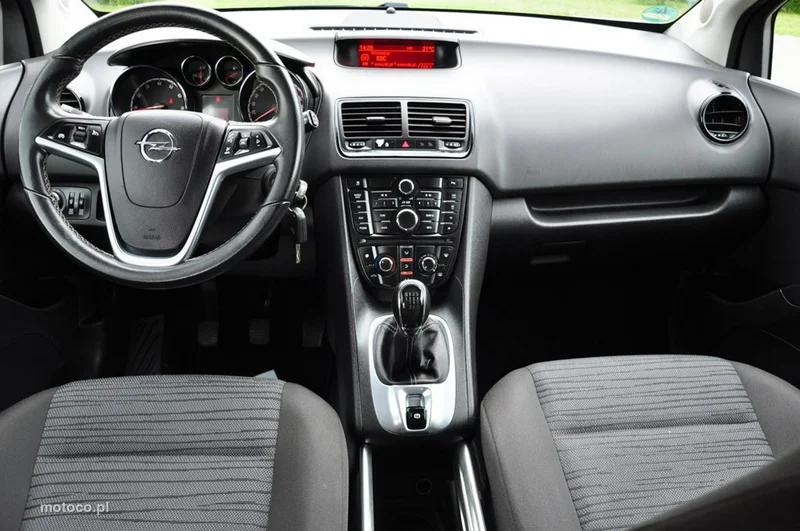 Opel Meriva B 32