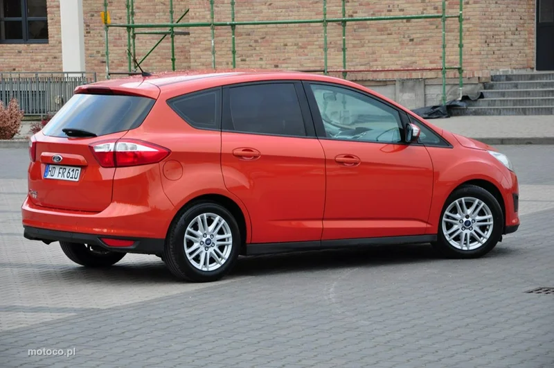 Ford C-Max II 11