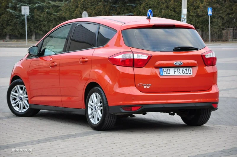 Ford C-Max II 21