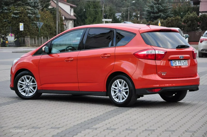 Ford C-Max II 22