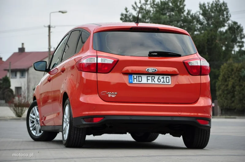 Ford C-Max II 23