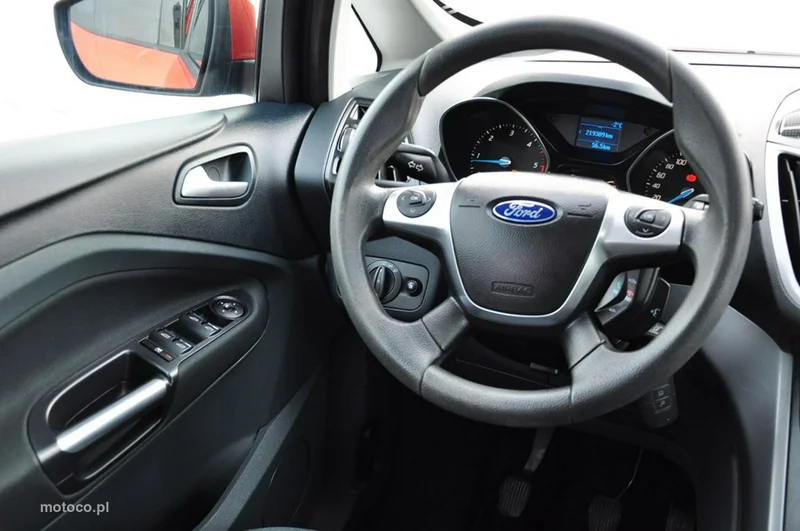 Ford C-Max II 31