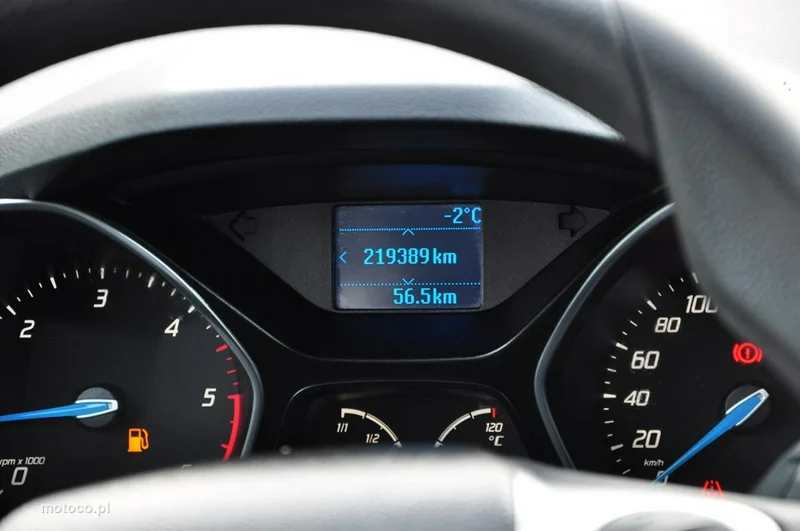 Ford C-Max II 35