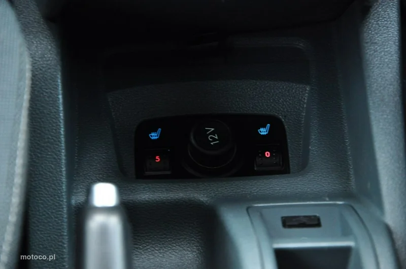 Ford C-Max II 36