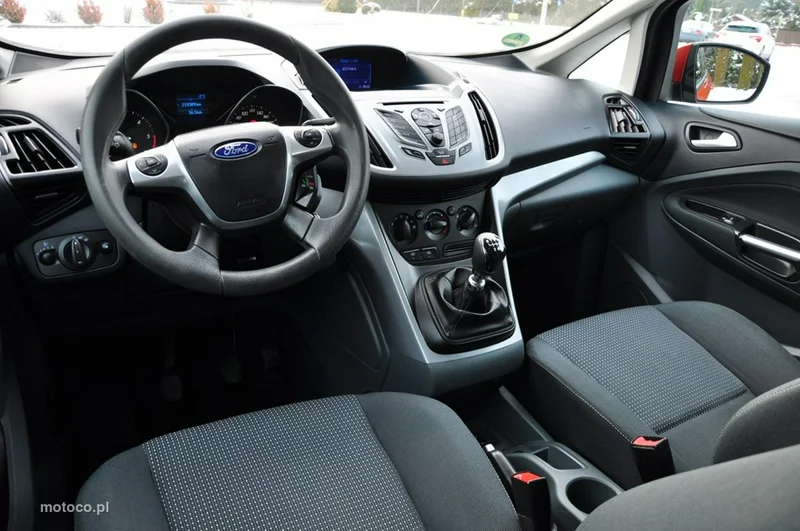 Ford C-Max II 37