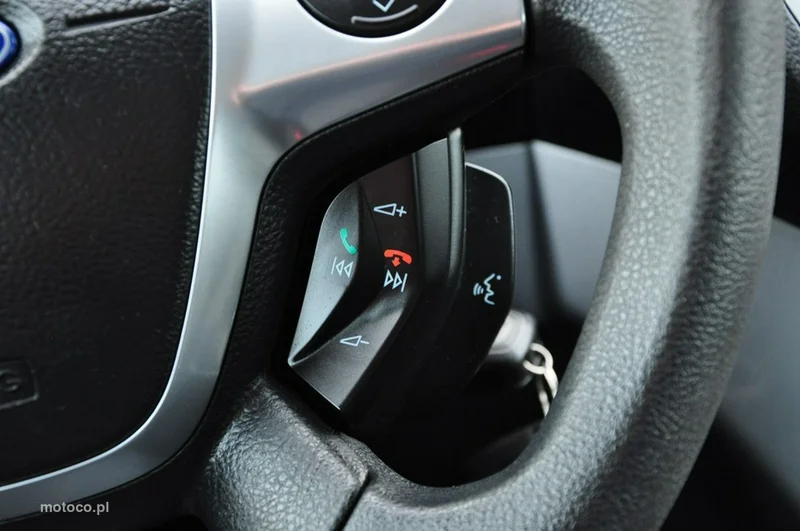 Ford C-Max II 38