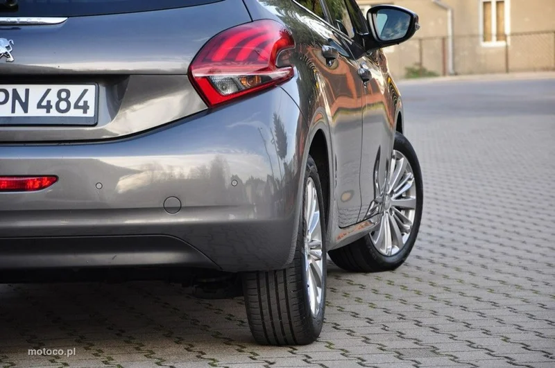 Peugeot 208 15