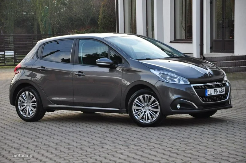 Peugeot 208 19