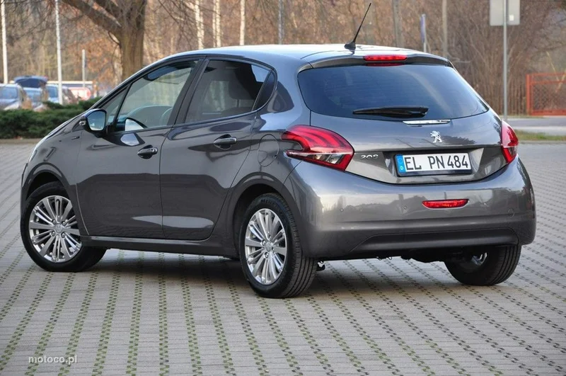Peugeot 208 24