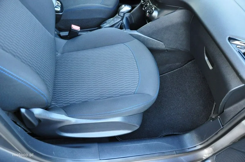 Peugeot 208 32