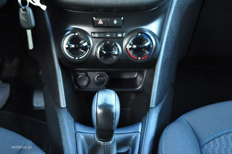 Peugeot 208 37