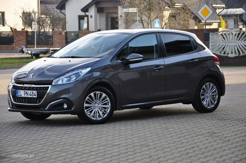 Peugeot 208 5