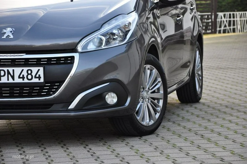 Peugeot 208 8