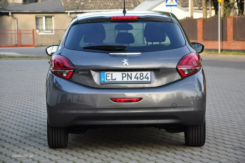 Peugeot 208 9