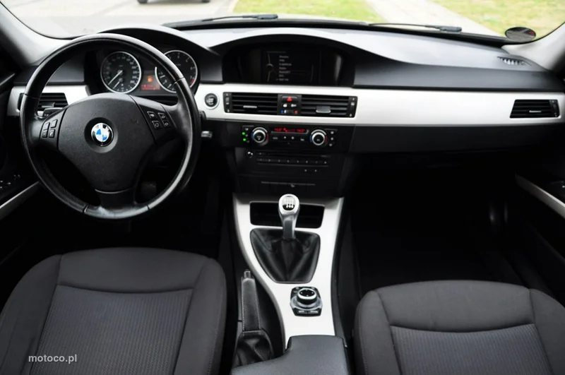 BMW Seria 3 E90 325 28