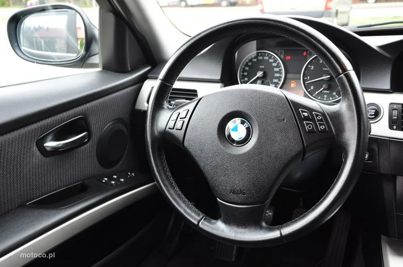 BMW Seria 3 E90 325 29
