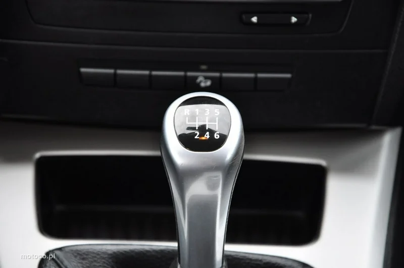 BMW Seria 3 E90 325 31