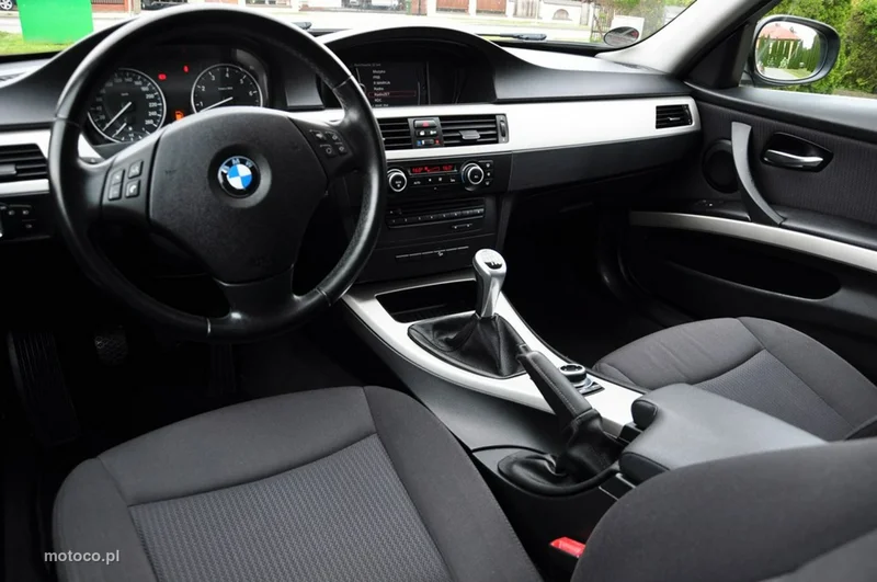 BMW Seria 3 E90 325 33