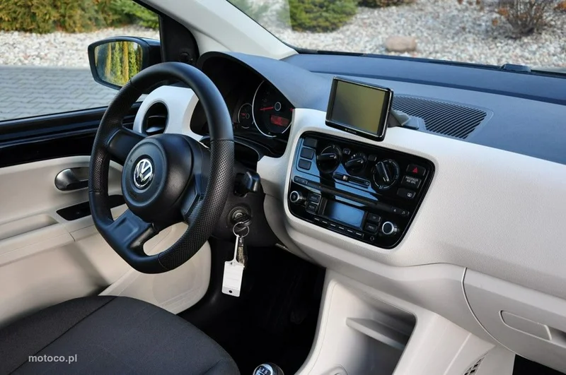 Volkswagen up! 30