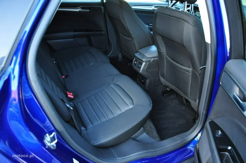 Ford Mondeo V 27