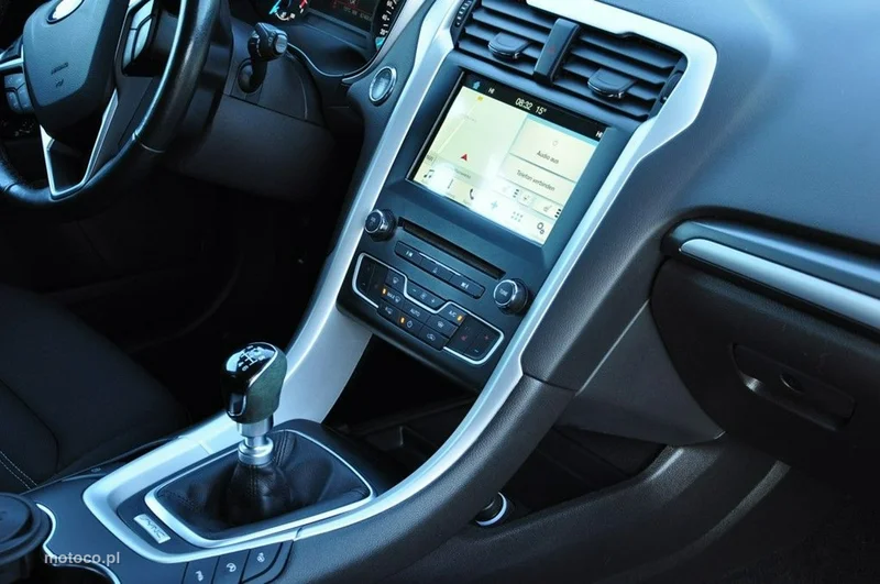 Ford Mondeo V 28