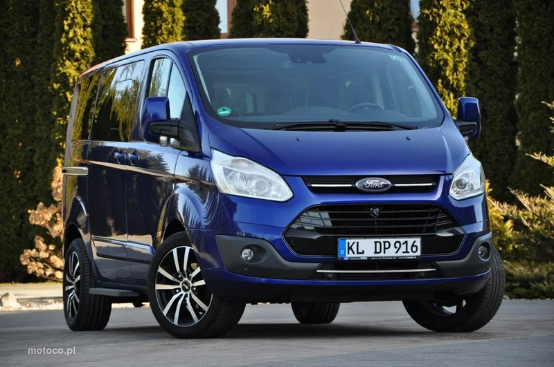 Ford Tourneo Custom 11
