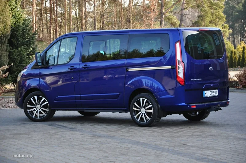 Ford Tourneo Custom 22