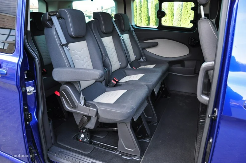Ford Tourneo Custom 27