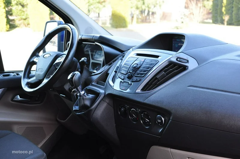 Ford Tourneo Custom 30