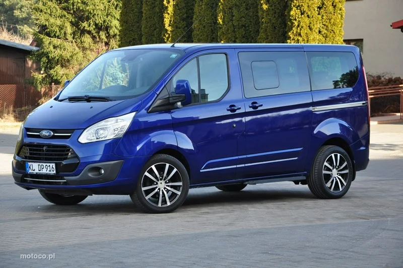 Ford Tourneo Custom 4