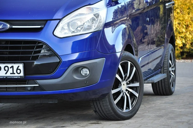 Ford Tourneo Custom 7