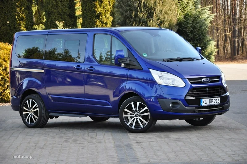 Ford Tourneo Custom 10