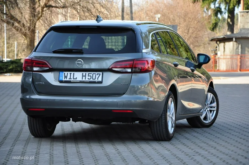 Opel Astra K 9
