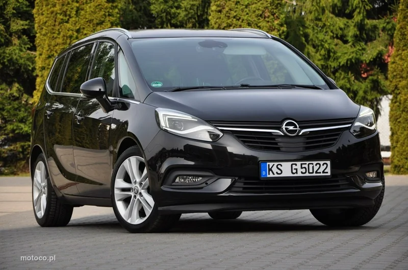 Opel Zafira C Tourer 11