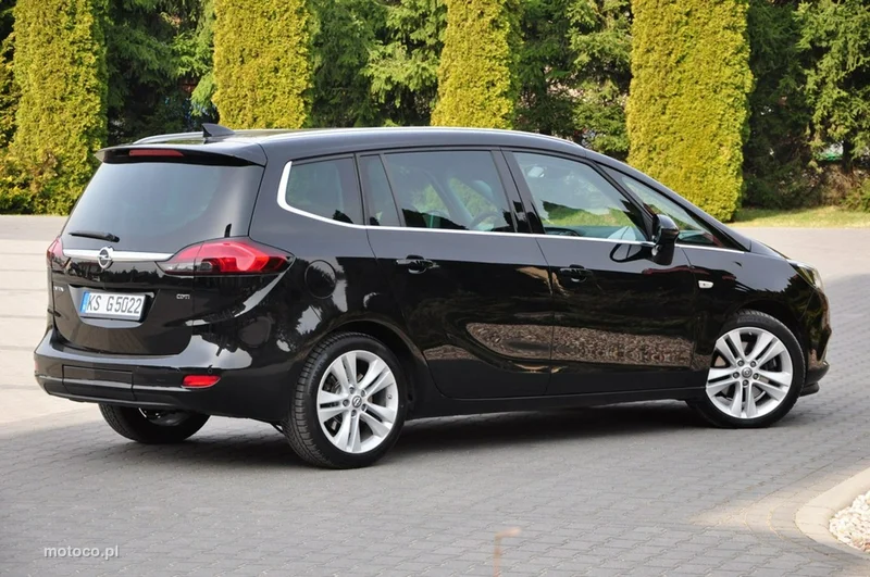 Opel Zafira C Tourer 15