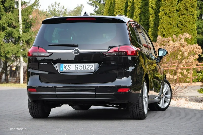 Opel Zafira C Tourer 16