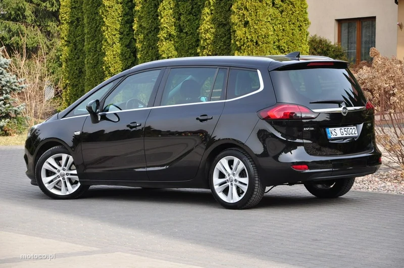 Opel Zafira C Tourer 21