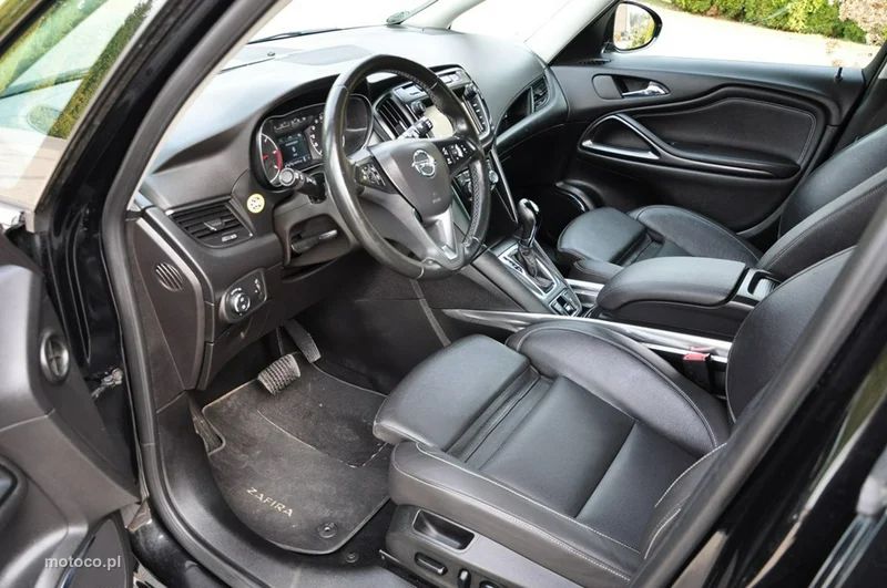 Opel Zafira C Tourer 32